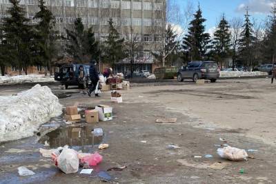 После жалобы рязанки убрали мусор на месте ярмарки на площади Новаторов - rzn.mk.ru - Рязань