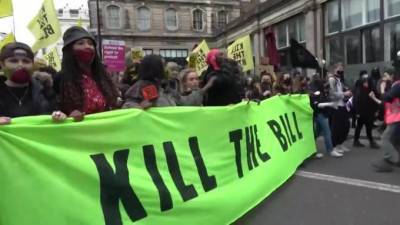 В Лондоне прошли акции протеста против расширения полномочий правительства - piter.tv - Лондон