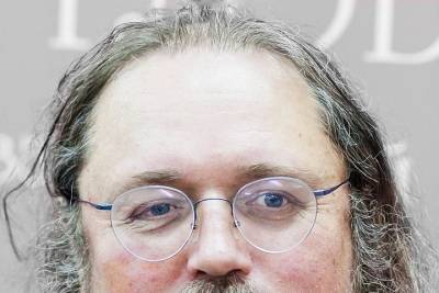 патриарх Кирилл - Андрей Кураев - Патриарх Кирилл утвердил решение о лишении Кураева сана - mk.ru - Москва