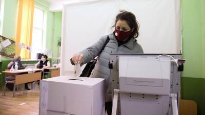 Правящая партия Болгарии лидирует на парламентских выборах по данным экзитполов - iz.ru - Болгария