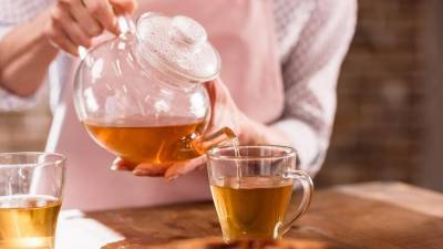 Врач предостерег от употребления чая сразу после заваривания - iz.ru - Израиль - Узбекистан - Турция - Таджикистан