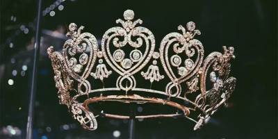 Аукцион Sotheby’s даст «примерить» королевскую тиару всем желающим - detaly.co.il - Женева