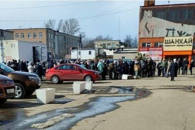 Субботне-воскресная вакцинация от COVIDа собрала в Костроме очереди из желающих получить прививку - kostroma.mk.ru - Кострома