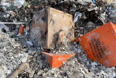 В районе скандального полигона в Красноярске нашли бесхозную свалку химических отходов - kras.mk.ru - Красноярский край - Красноярск