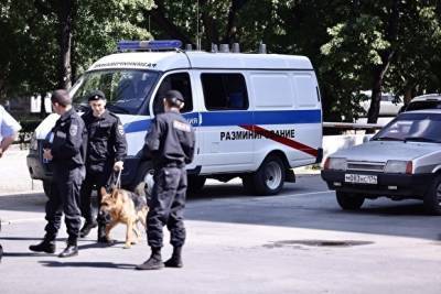В Хабаровске из школ эвакуировали более 42 тыс. человек - znak.com - Москва - Санкт-Петербург - Хабаровск