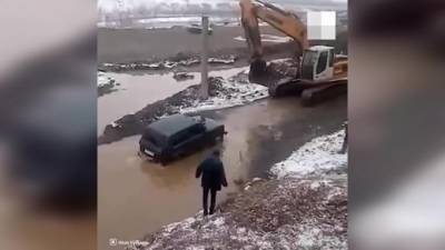 В Екатеринбурге автомобили начали тонуть под железнодорожным мостом - piter.tv - Екатеринбург - Рязань