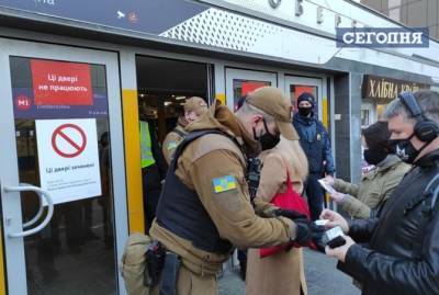 Николай Поворозник - В первый день локдауна в Киеве в транспорт еще можно было попасть без спецпропуска - kp.ua - Киев