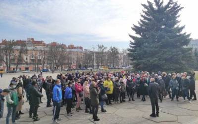 "Локдаун ударит по бизнесу": в Полтаве протестуют из-за жесткого карантина - novostiua.news - Полтавская обл. - Полтава