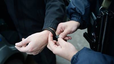 Два симферопольца влезли в чужой дом и ограбили женщину - crimea.ria.ru - Крым - Симферополь