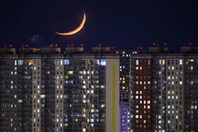 Александр Иванов - Москвичи бросились выбирать квартиры по ночам - lenta.ru - Москва - Уфа - Самара