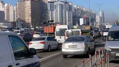 В первый день локдауна Киев сковали восьмибальные пробки - novostiua.news - Украина - Киев - Броварск