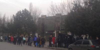 Локдаун в Николаеве вызвал транспортный коллапс: на остановках толпы людей, маршруток нет - nv.ua - Николаев