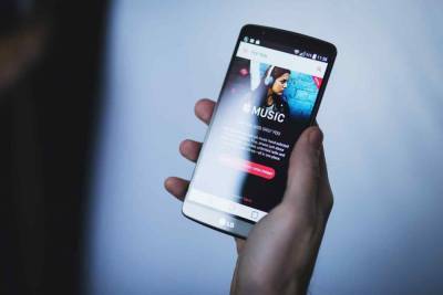 LG прекратит выпускать смартфоны до 31 июля 2021 года - live24.ru - Южная Корея