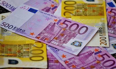 Курс евро на открытии торгов превысил отметку в 90 рублей - og.ru