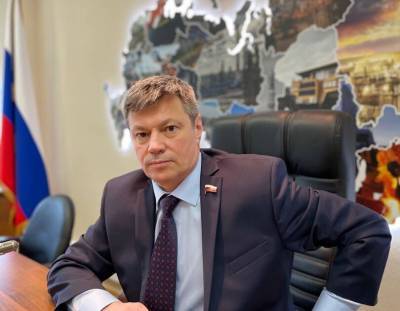 Депутат Госдумы предложил штрафовать коллег за мат на рабочем месте - readovka.ru - Свердловская обл.