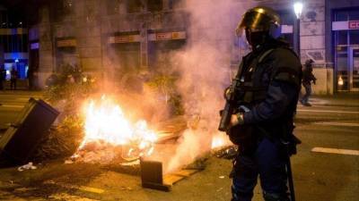 Протестная Пасха: праздничные выходные в Европе омрачились дымовыми шашками - 5-tv.ru - Англия - Швейцария - Испания - Голландия - Европа