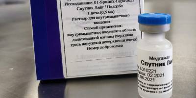Анастасия Ракова - В Москве 3 тысячи добровольцев испытают вакцину "Спутник Лайт" - ruposters.ru - Москва