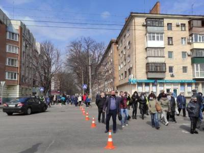 Владимир Зеленский - Олег Синегубов - В Полтаве протестовали против жесткого карантина, предприниматели требуют открыть рынки - gordonua.com - Украина - Полтавская обл. - Полтава