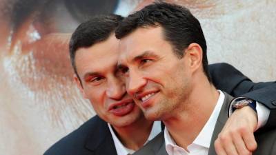 Виталий Кличко - Сильвестр Сталлоне - Владимир Кличко - В Голливуде планируют снять фильм о братьях Кличко: режиссером станет звезда боевиков - 24tv.ua