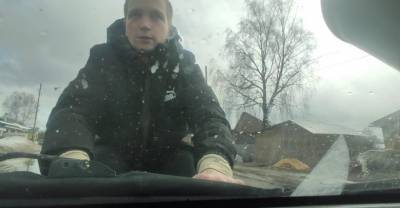 Под Кировом парень разбил авто бывшей и хотел выдать это за ДТП, но регистратор раскрыл правду — видео - reendex.ru - Кировская обл.