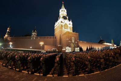 Стали известны даты ночных репетиций парада Победы в Москве - vm.ru - Москва
