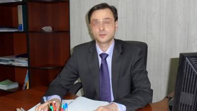 Директора новосибирской школы обвинили в распространении "развратных коллажей" - vesti.ru - Новосибирск