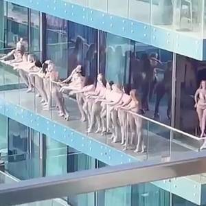 В Дубае арестовали участниц массовой интимной фотосессии, которую устроили на балконе небоскреба. Фото - reporter-ua.com - Эмираты