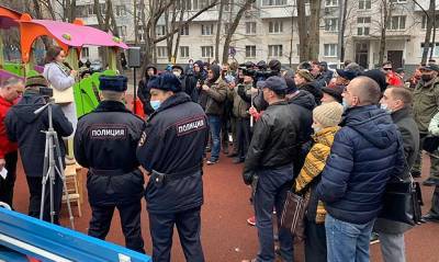 Валерий Рашкин - Жители московского района Нагатинский затон провели сход из-за строительства метро рядом с их домами - og.ru - Москва