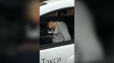 Скандальное видео с уснувшим со шприцем в руках воронежским таксистом дошло до МВД - vestivrn.ru - район Левобережный