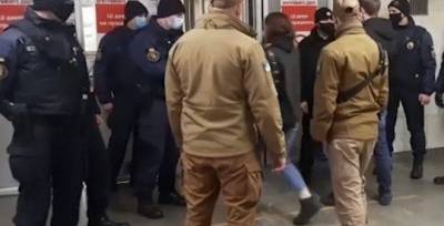 Офис Зеленского обвинил Кличко в проблемах с транспортными спецпропусками - w-n.com.ua - Киев