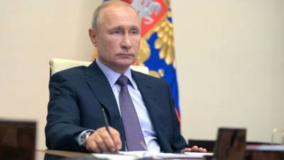 Владимир Путин - Владимир Путин утвердил закон об усилении ответственности за реабилитацию нацизма - newinform.com