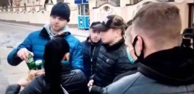 В центре Киева двое россиян избили украинца за употребление алкоголя - news.bigmir.net - Россия - Киев