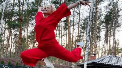Екатерина Осадчая - Лилия Ребрик - Прыгаю в весну, – Лилия Ребрик поразила сеть ярким фото - 24tv.ua - Египет