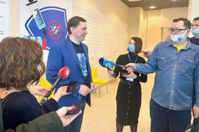 Пункт вакцинации от ковида открыли в связанном с новосибирским депутатом Госдумы ТРЦ перед выборами - tayga.info - Новосибирск