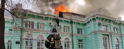 Василий Орлов - Глава Приамурья наградил врачей горевшего кардиоцентра и пожарных - runews24.ru - Амурская обл.