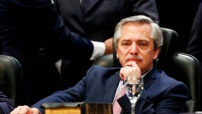 Владимир Путин - Альберто Фернандес - Путин позвонил президенту Аргентины, заболевшему COVID-19 после российской вакцины - golos-ameriki.ru - Аргентина