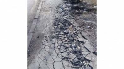 На ул. Кижеватова мусоровоз превратил асфальт тротуара в крошку - penzainform.ru