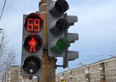 Термопластиковая разметка и новые светофоры. Власти Екатеринбурга планируют обезопасить город, развивая улично-дорожную систему - nakanune.ru - Екатеринбург