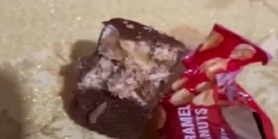 В Сильпо в Одессе продают по акции конфеты Roshen с червями – видео - ТЕЛЕГРАФ - telegraf.com.ua - Одесса