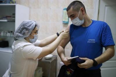 Вакцинацию призывников от COVID-19 в Иркутской области организуют в поликлиниках - interfax-russia.ru - Иркутская обл. - Иркутск
