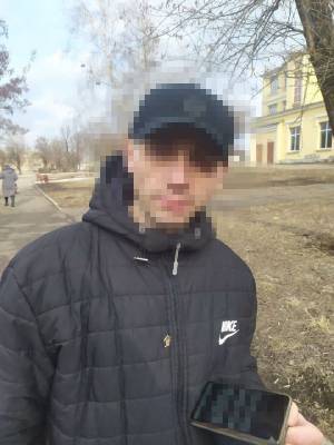Полицейские нашли правонарушителя, который разрисовал памятник Героям-добровольцам в Лисичанске - vchaspik.ua - Лисичанск