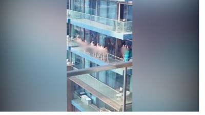 Среди участниц скандальной фотосессии в Дубае россиянок не оказалось - piter.tv - Эмираты