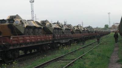 Украина стягивает в Донбасс целые поезда набитые военной техникой - news-front.info - Украина - Киев - Харьков - Донбасс