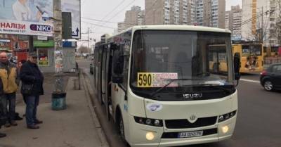 В Киеве уже начали штрафовать водителей маршруток за перевозку пассажиров без пропусков - delo.ua - Киев - Киевская обл.