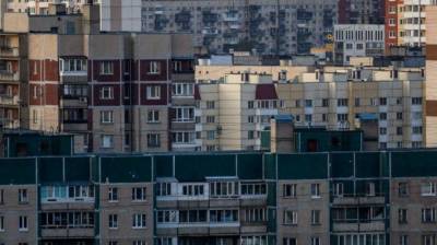 Пьяный мужчина случайно столкнул с балкона приятеля в Ленинградской области - newinform.com - Ленинградская обл.