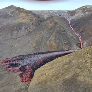 В Исландии появились трещины на извергающемся вулкане. Фото - reporter-ua.com - Исландия