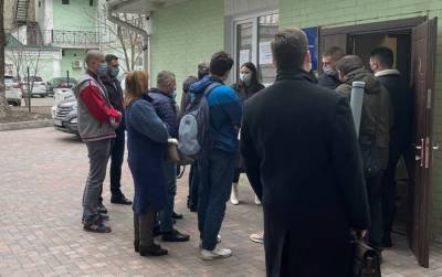 В Киеве врачей оставили без спецпропусков, "желающих" оказалось слишком много - politeka.net - Киев