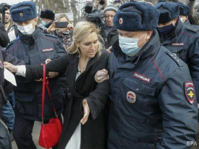 Алексей Навальный - Анастасия Васильева - Полиция задержала девять человек у здания колонии, где сидит Навальный. В их числе – глава "Альянса врачей" и журналист CNN - gordonua.com - Россия