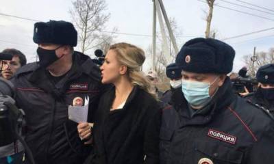 Алексей Навальный - Анастасия Васильева - В России задержали врача, которая приехала к Навальному в колонию - 24tv.ua