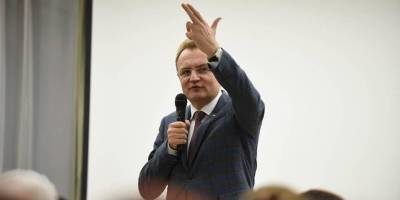 Александр Лукашенко - Андрей Садовый - «Не имеем права финансировать режим». Львов откажется от покупки 100 автобусов белорусского МАЗ — Садовый - nv.ua